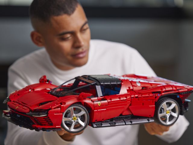Lego lässt den Ferrari Daytona SP3 los - Bild 1