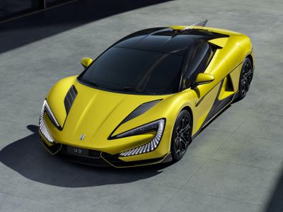 Vier Motoren und 1100 PS für 14.000 Euro?