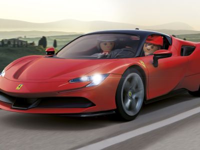 En miniature: Bei Playmobil ist jetzt auch ein Ferrari unterwegs