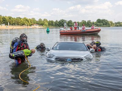 Ein Wasserstoffauto geht baden 