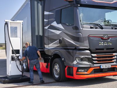 MAN und Siemens fordern mehr Tempo