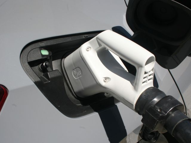 Neuzulassungen von Elektroautos gingen um über 30 Prozent zurück - Bild 1