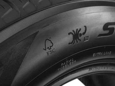JLR führt FSC-zertifizierte Naturgummireifen ein
