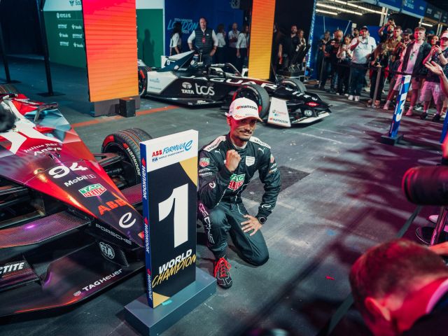 Porsche-Pilot Pascal Wehrlein ist neuer Formel-E-Weltmeister - Bild 1