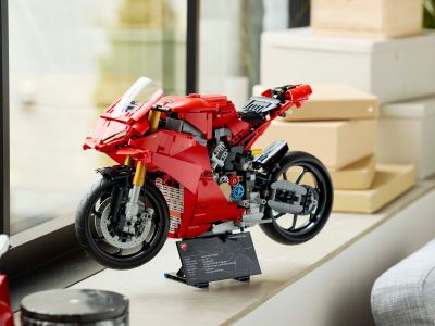 En miniature: Eine Ducati aus 1603 Steinen
