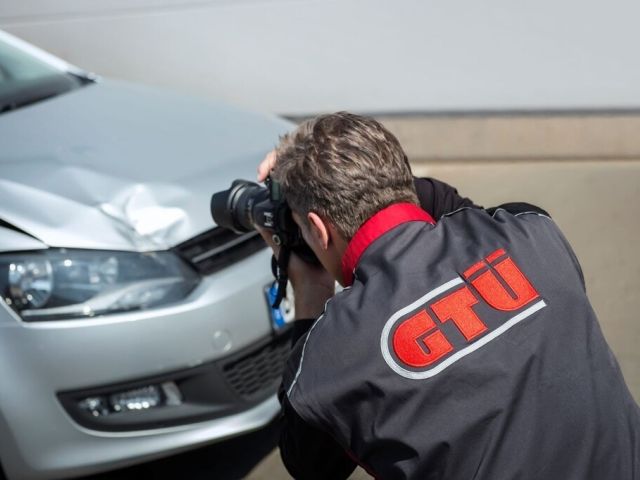 Kfz-Versicherer rechnen erneut mit stark steigenden Reparaturkosten - Bild 1