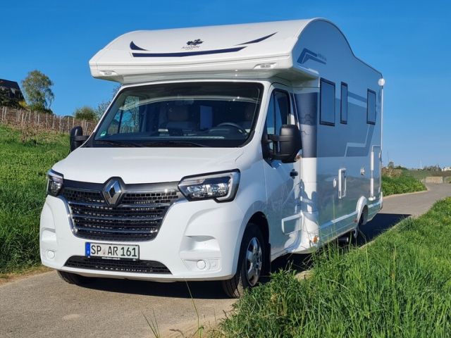 Campen mit dem Meister von Renault - Bild 1