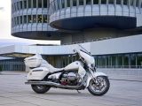 Heiligs Blechle: Papst segnet BMW R 18 für guten Zweck - Bild 5