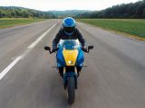 Blaue Yamaha XSR 900 GP erinnert an Christian Sarron - Bild 3