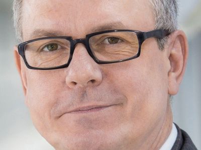 Roland Korioth kommuniziert die Wirtschaftsthemen bei Opel