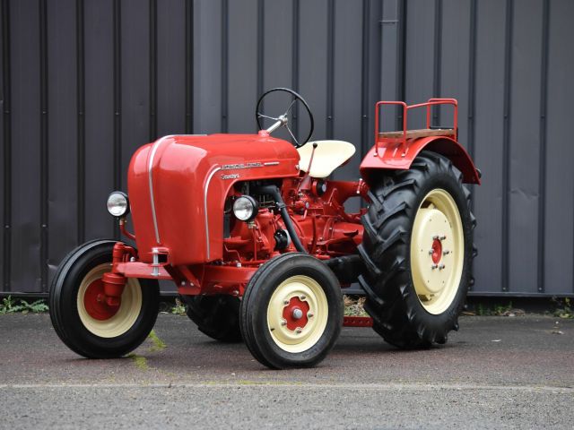 Enten und Traktoren und viel automobiler Hochadel  - Bild 1