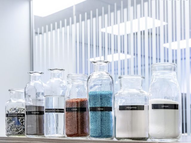 Mercedes-Benz plant eigene Batterie-Recyclingfabrik - Bild 1