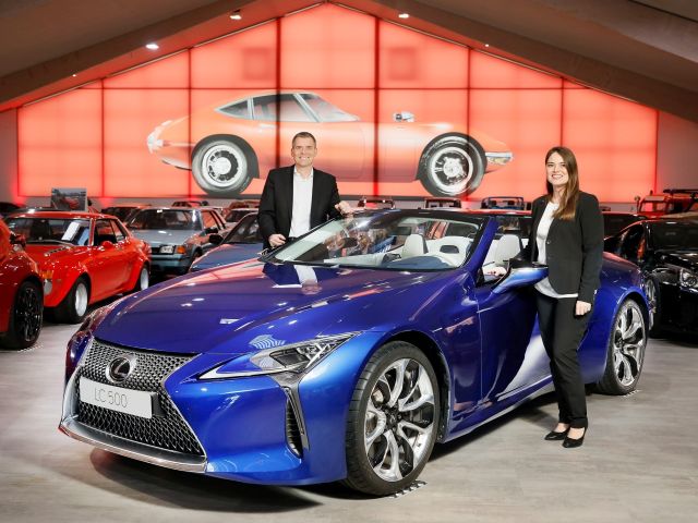 Ein besonderes Cabriolet segelt in die Toyota Collection - Bild 1