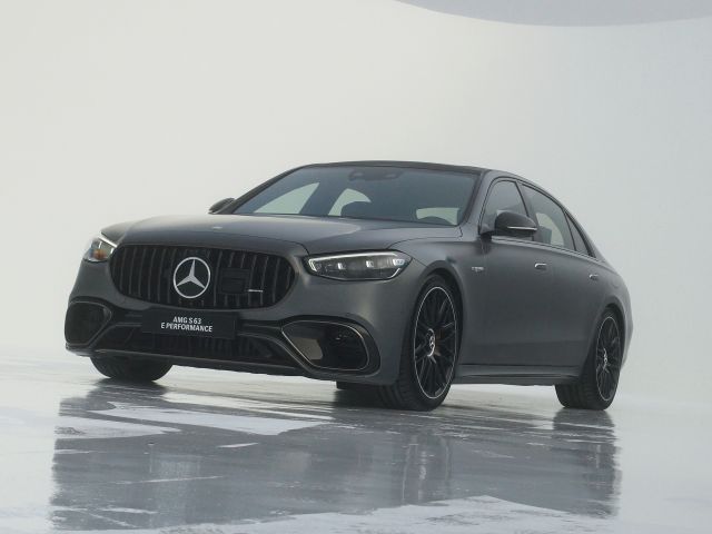 Der Mercedes-AMG S 63 legt die Latte ein Stück höher - Bild 1
