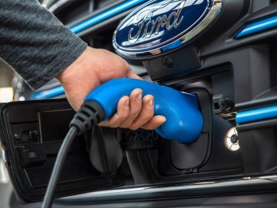 Junge Menschen und Familien besonders offen für Elektromobilität