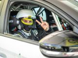 Opel Corsa Rally Electric wird Kunstwerk mit Botschaft - Bild 6
