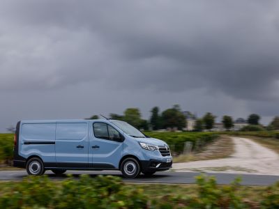 Renault Trafic E-Tech Electric schafft bis zu 322 Kilometer