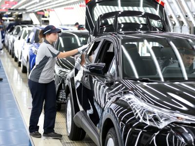 Toyota steigert Absatz und Gewinn