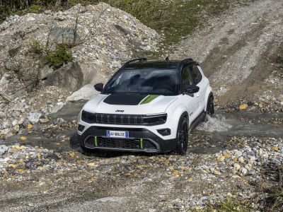 Jeep wertet den Avenger auf
