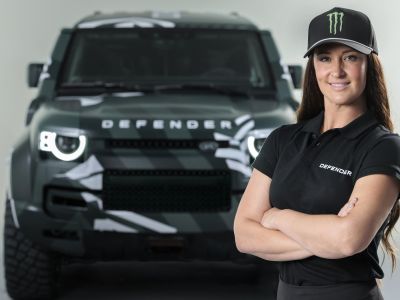 Sara Price ist die Dritte im Bunde