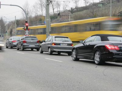 Die meisten Deutschen halten Auto für unersetzlich  