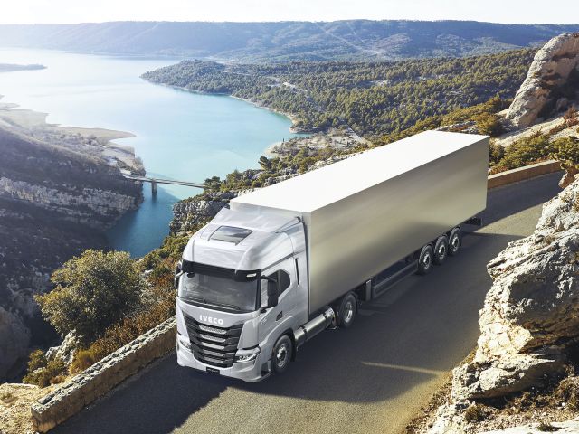 Sattelzug mit 460 PS geht fürs Klima auf die Langstrecke - Bild 1