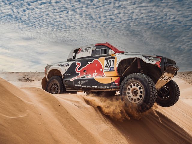 Toyota gewinnt Rallye-Raid-Weltmeisterschaft - Bild 1