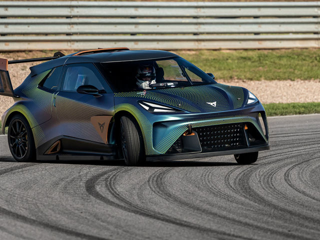 Fahrt im Curpa Urban Rebel Racing Concept: Vorbote - Bild 1