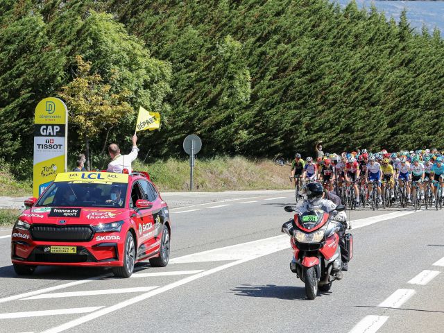 Skoda begleitet die Tour de France mit mehr als 200 Fahrzeugen - Bild 1