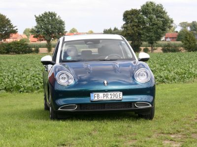 Praxistest Ora Funky Cat: Zum Start des Autos schwimmen die Kois