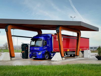 Erster LKW-Ladepark in Deutschland eröffnet
