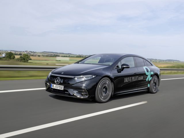 Mercedes-Benz darf jetzt mit bis zu 95 km/h automatisiert fahren - Bild 1