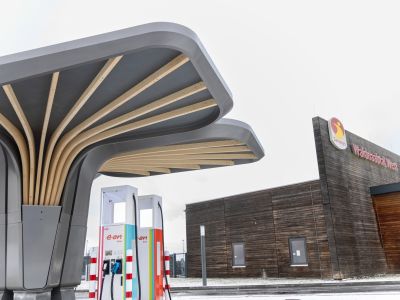 Uniti und Eon wollen Ladeinfrastruktur an Tankstellen vorantreiben