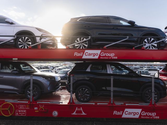 ÖBB schafft 200 neue Autotransportwaggons an - Bild 1