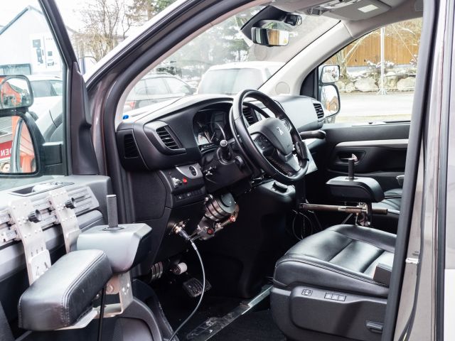 Exklusiv: Mercedes-AMG C63 Space Drive – die Zukunft lenkt digital - Bild 1