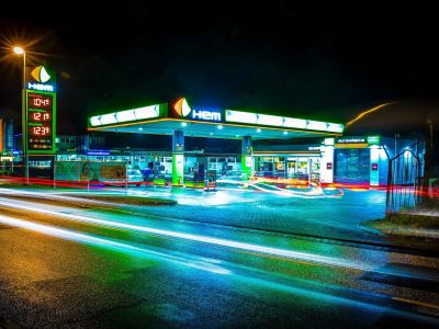 Habeck erwägt Klimaabgabe für neue Verbrenner-Autos