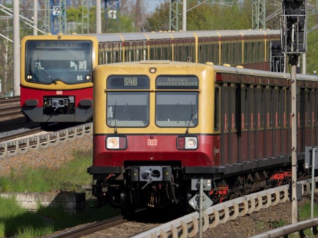 Fahrgastzahlen im Eisenbahnnnahverkehr nehmen um fast die Hälfte zu - Bild 1