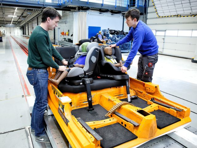 20 Kindersitze im Test, nur einer fällt durch - Bild 1