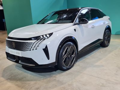 Der Peugeot E-3008 kann geordert werden
