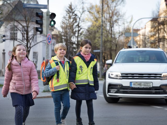 Machen Elterntaxis sichere Schulwege unsicherer? - Bild 1