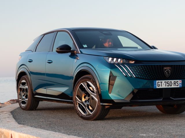 Peugeot E-3008 und E-5008 mit klassenbester Reichweite - Bild 1