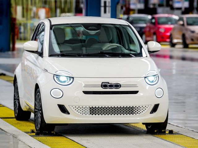 Fiat beginnt mit Vorserienfertigung des neuen 500 Hybrid - Bild 1