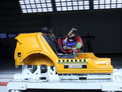 ADAC warnt vor zwei Kindersitzen