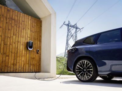 Erstes Angebot für bidirektionales V2G-Laden