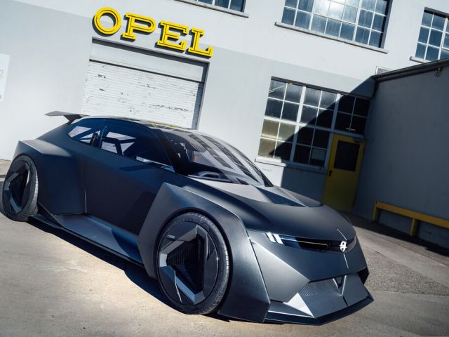 Opel fährt drei GSE in Klagenfurt auf - Bild 1