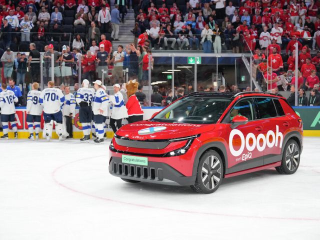 Skoda übergibt Trophäe für den wertvollsten Spieler - Bild 1