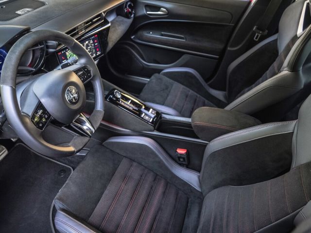 Alfa Romeo und Alcantara: Italienische Symbiose - Bild 1