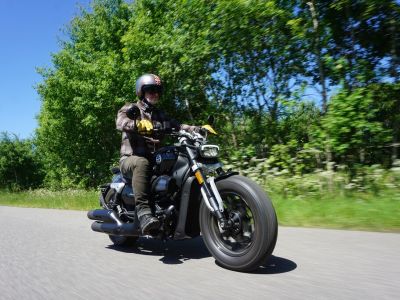 Praxistest Benelli Leoncino Bobber 400: Der Exot in der Familie
