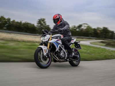 BMW F 450: Nach GS kommt R