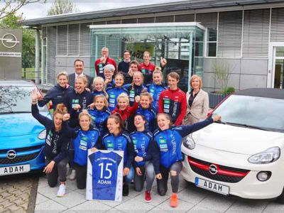 1. FFC Turbine Potsdam: Übergabe der neuen Flotte am Opel-Werk Eisenach